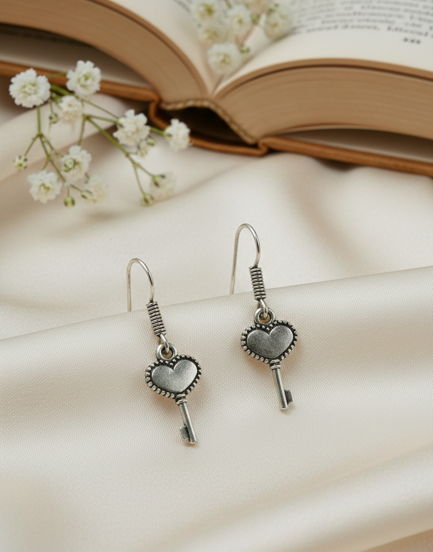 Vintage Heart Key Drop Earrings – Antique Silver Style Dangle Earrings for Women