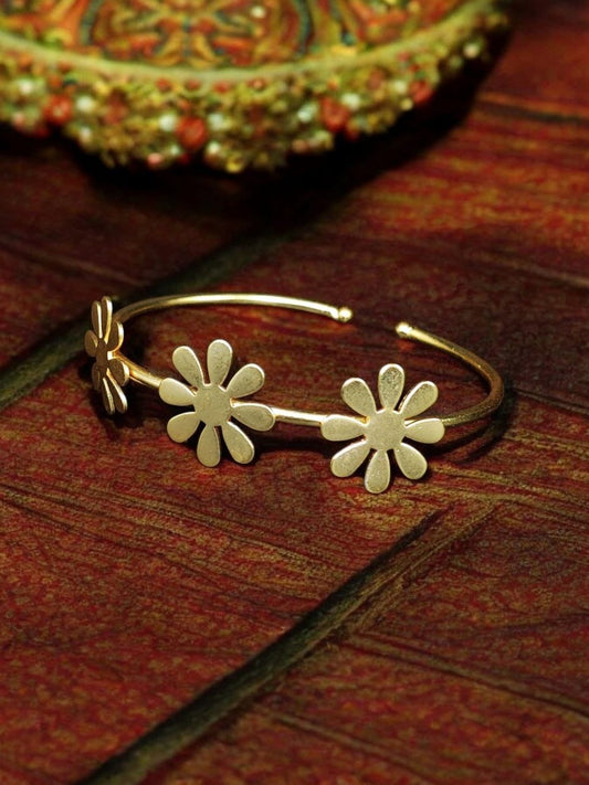 Adjustable Gold Plated Daisy Flower Bracelet