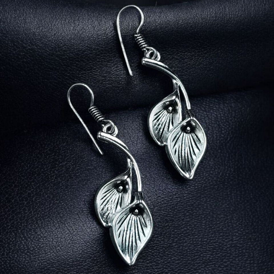 Elegant Silver Calla Lily Dangle Earrings