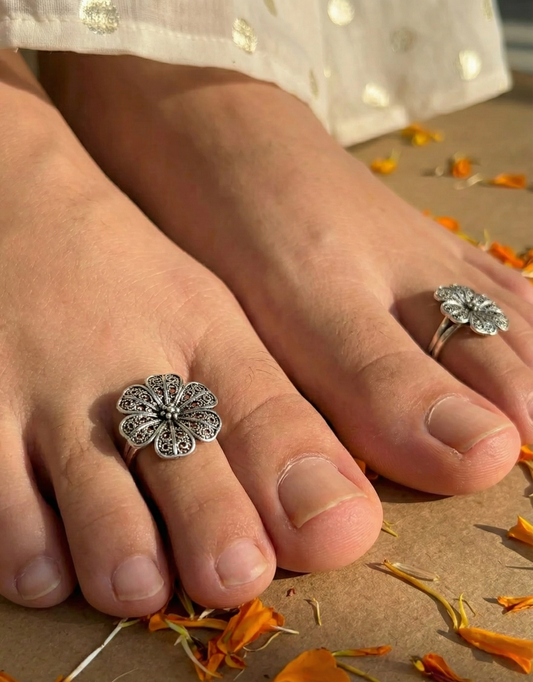 Antique Oxidized Flower Toe Rings - Handcrafted Pair
