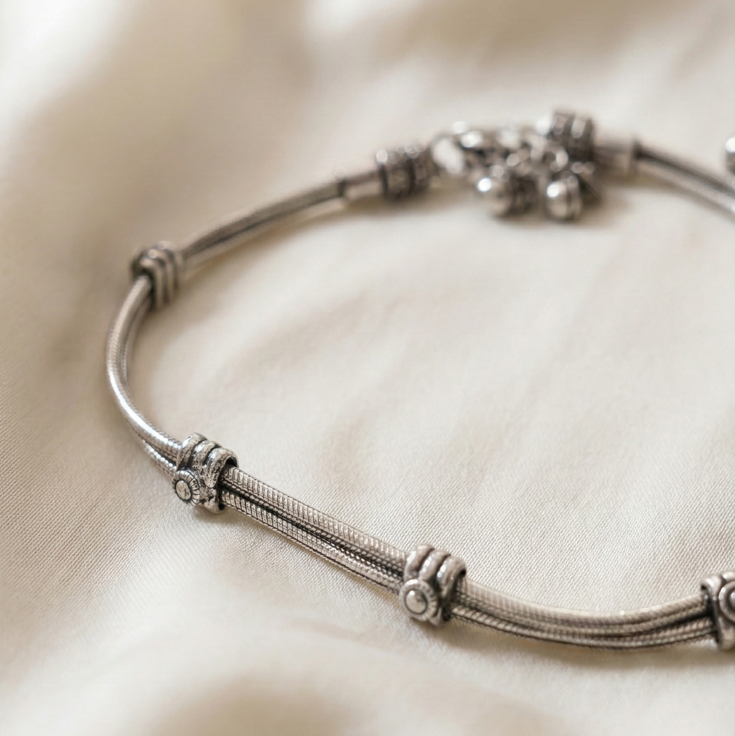 Classic Indian Ghungroo-Style Anklet Set | Vintage Silver-Toned Hollow Pair Payal