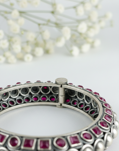 Royal Antique Silver Kada Bangle – Handcrafted Ruby-Pink Stone Embellished Ethnic Bracelet for Women