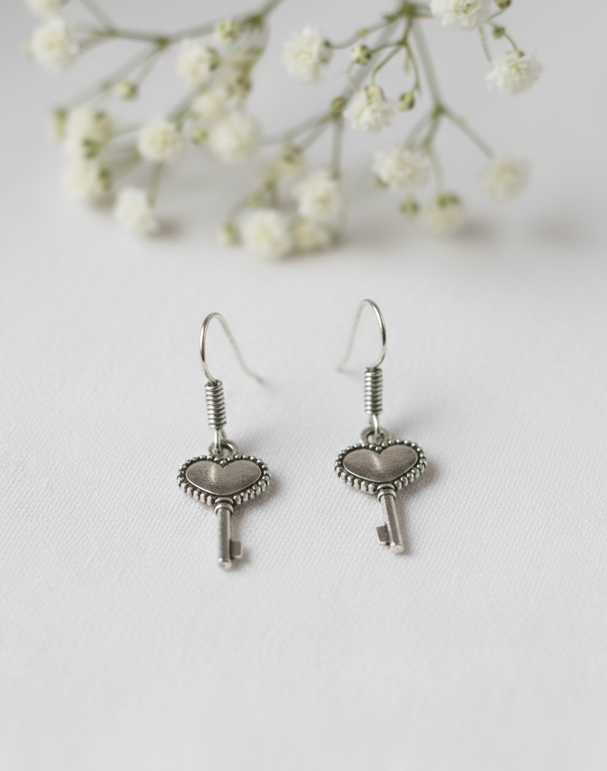 Vintage Heart Key Drop Earrings – Antique Silver Style Dangle Earrings for Women