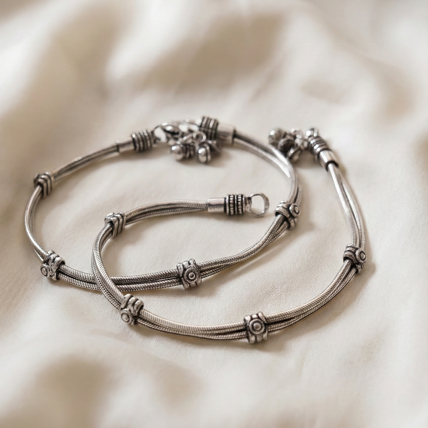 Classic Indian Ghungroo-Style Anklet Set | Vintage Silver-Toned Hollow Pair Payal