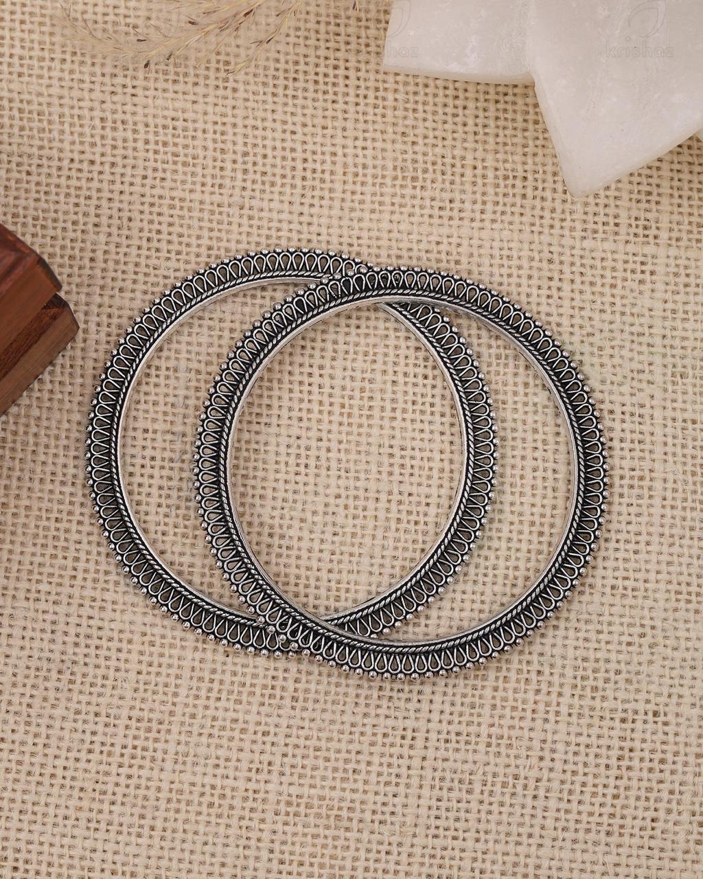 Oxidized Filigree Silver Chudiya