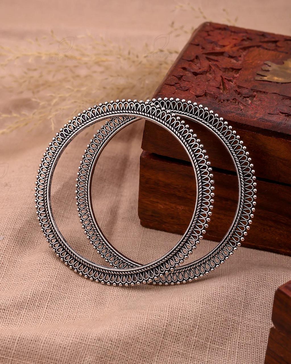 Oxidized Filigree Silver Chudiya