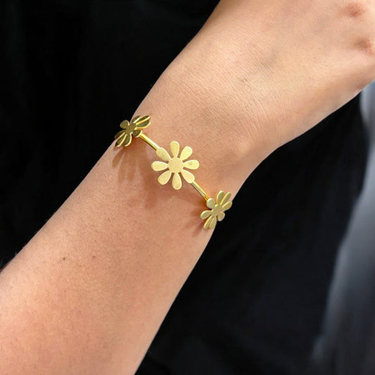 Adjustable Gold Plated Daisy Flower Bracelet