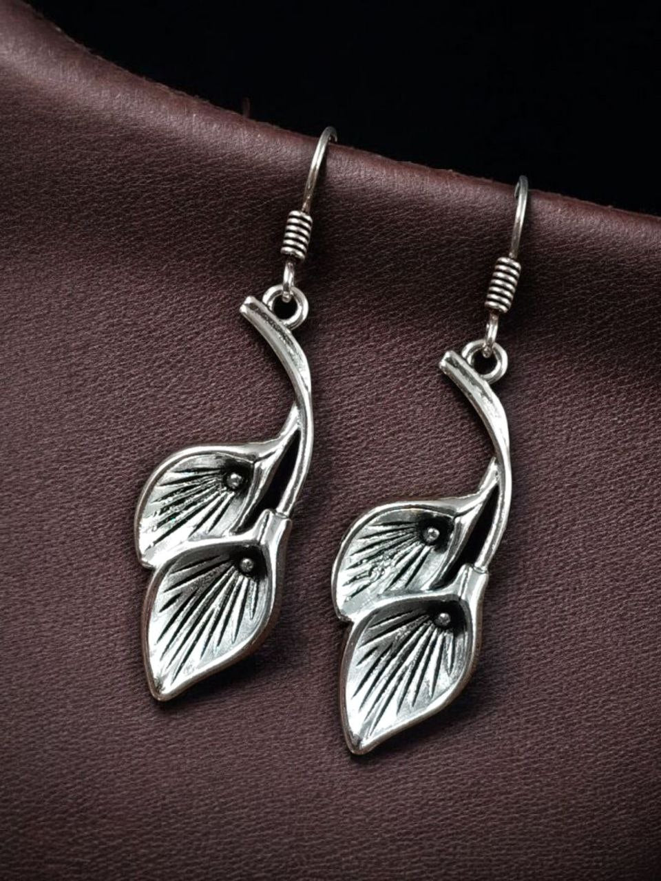 Elegant Silver Calla Lily Dangle Earrings